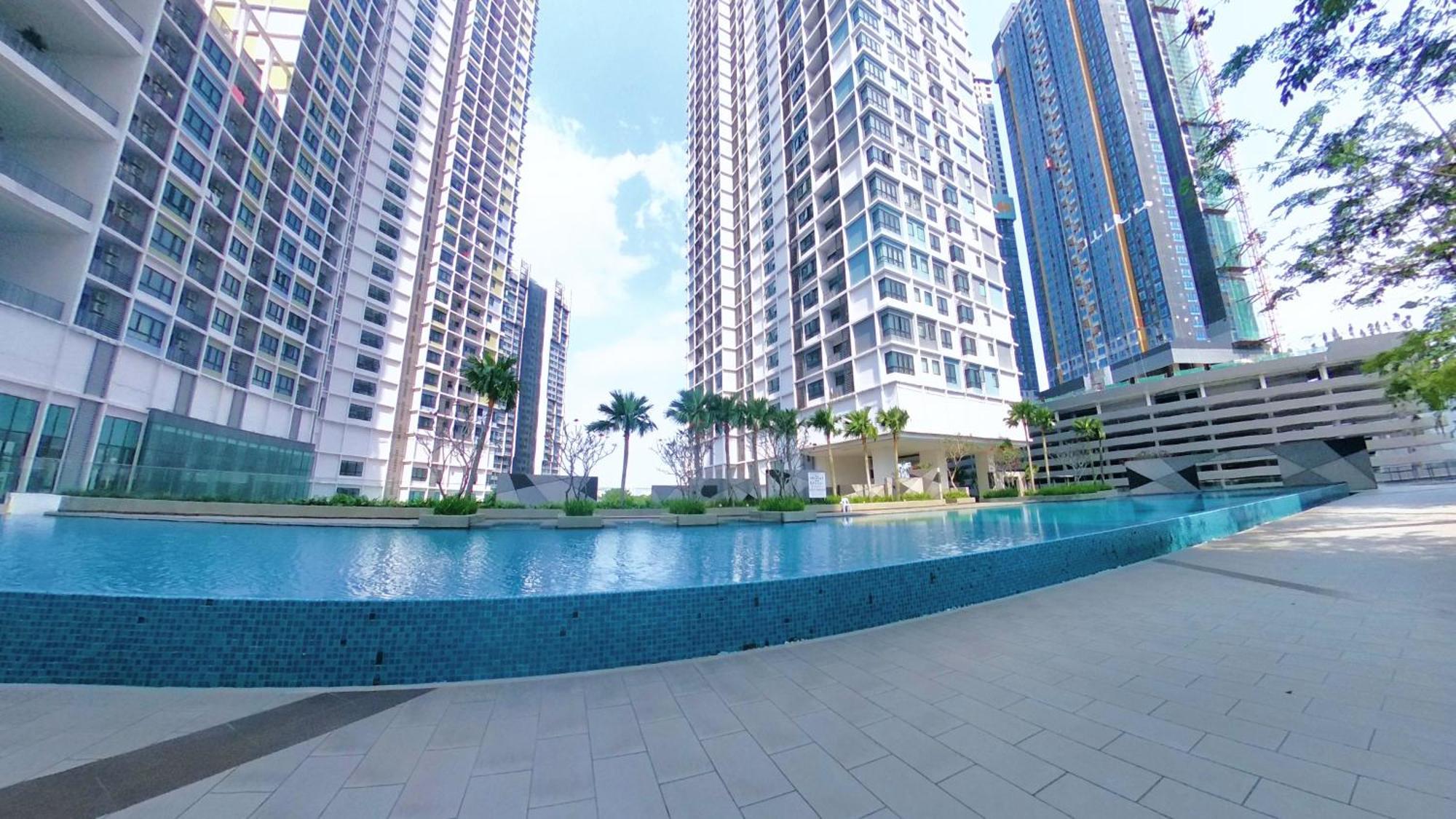 9Pax 2R2B Family Suite, I-City, I-Suite, Hyde, Beside Theme Park, Wifi 50-55" Smart Tv Shah Alam Exteriör bild